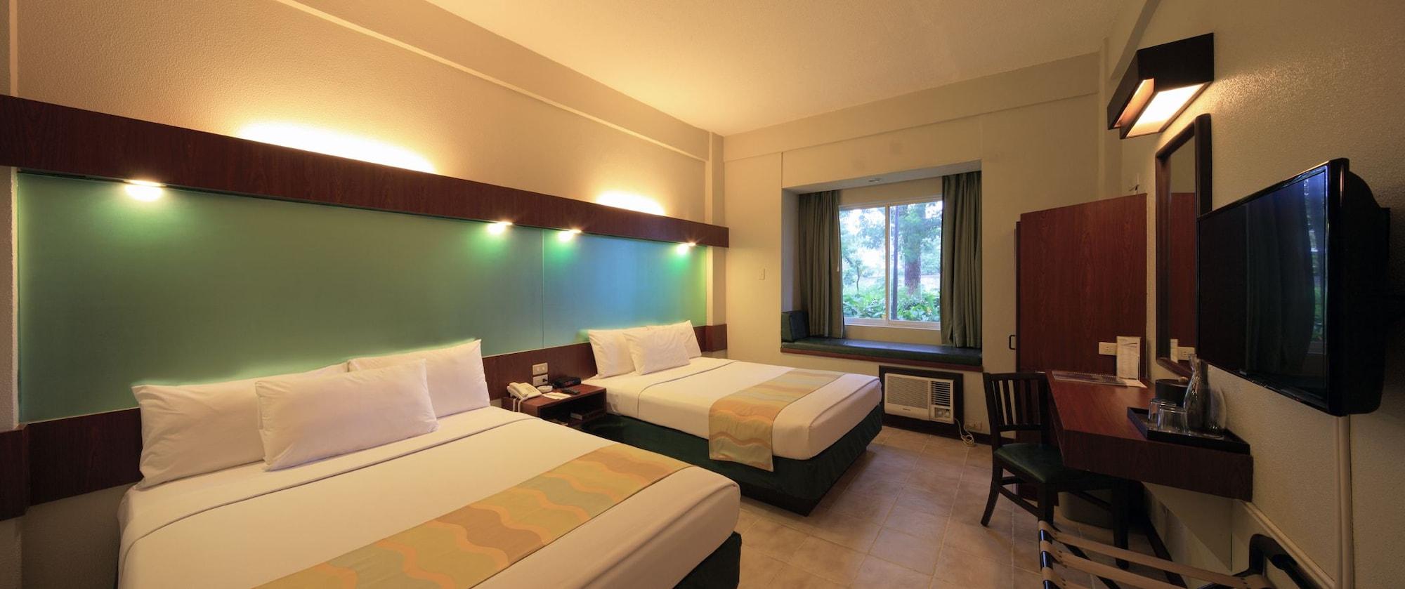 Microtel By Wyndham Tarlac Ngoại thất bức ảnh