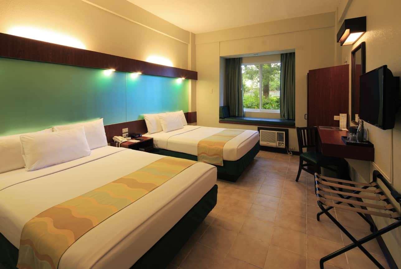 Microtel By Wyndham Tarlac Ngoại thất bức ảnh