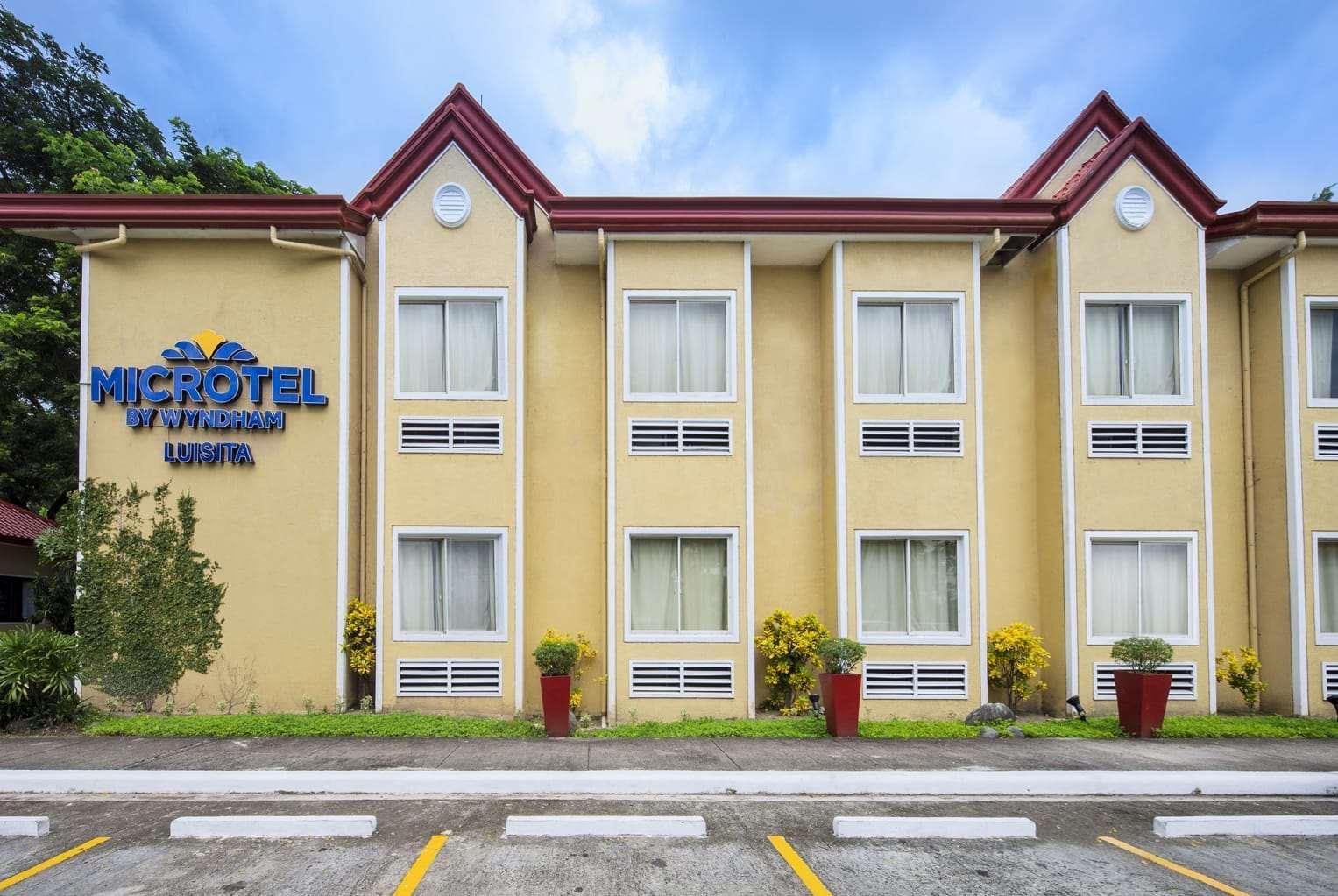 Microtel By Wyndham Tarlac Ngoại thất bức ảnh