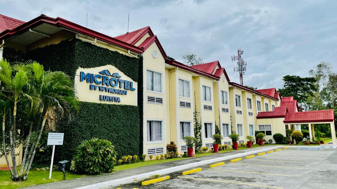 Microtel By Wyndham Tarlac Ngoại thất bức ảnh