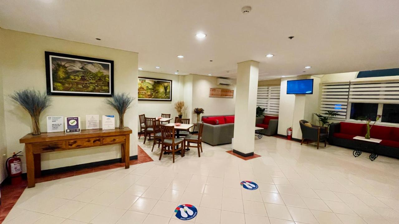 Microtel By Wyndham Tarlac Ngoại thất bức ảnh