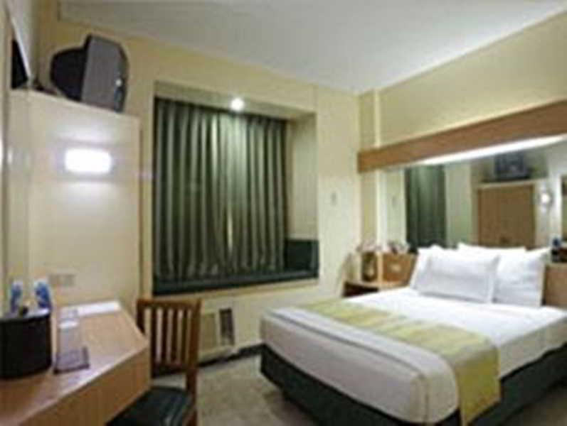 Microtel By Wyndham Tarlac Ngoại thất bức ảnh