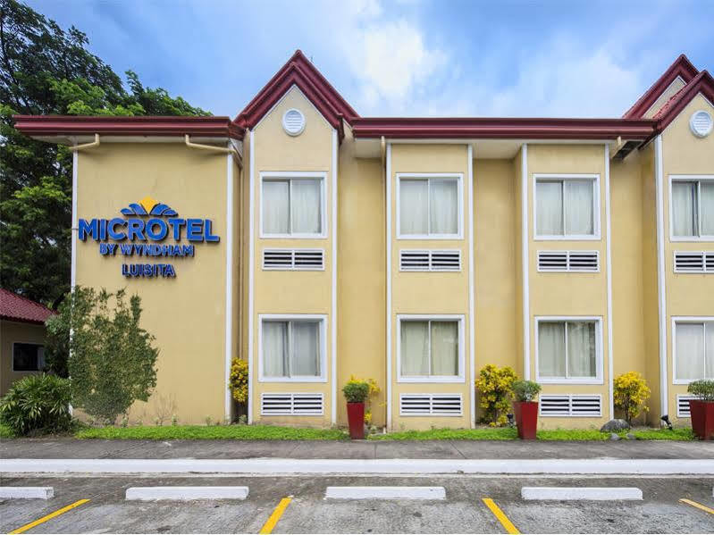 Microtel By Wyndham Tarlac Ngoại thất bức ảnh