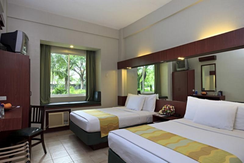 Microtel By Wyndham Tarlac Ngoại thất bức ảnh